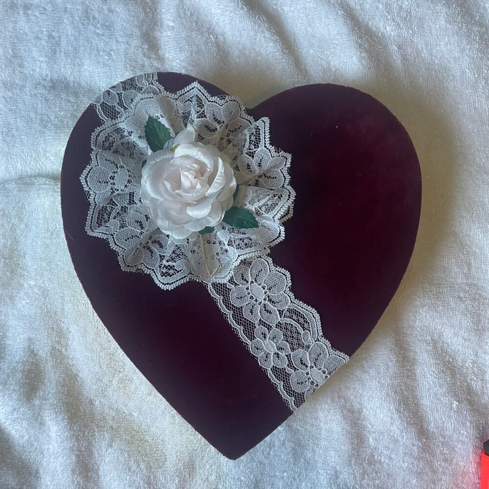Vintage Valentines Day Candy Box Red Velvet Roses  & Lace 9"